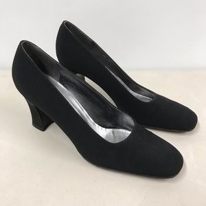 Stuart Weitzman Leather Classic Silk Dress Shoes